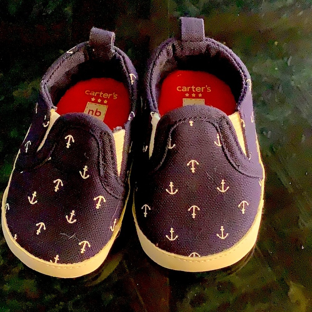 Carter’s Navy Blue with Anchors Shoes size newborn